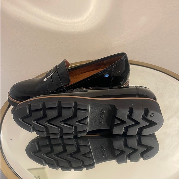 Vionic Black Leather Loafers with Textured Finish - Picture 3 of 5